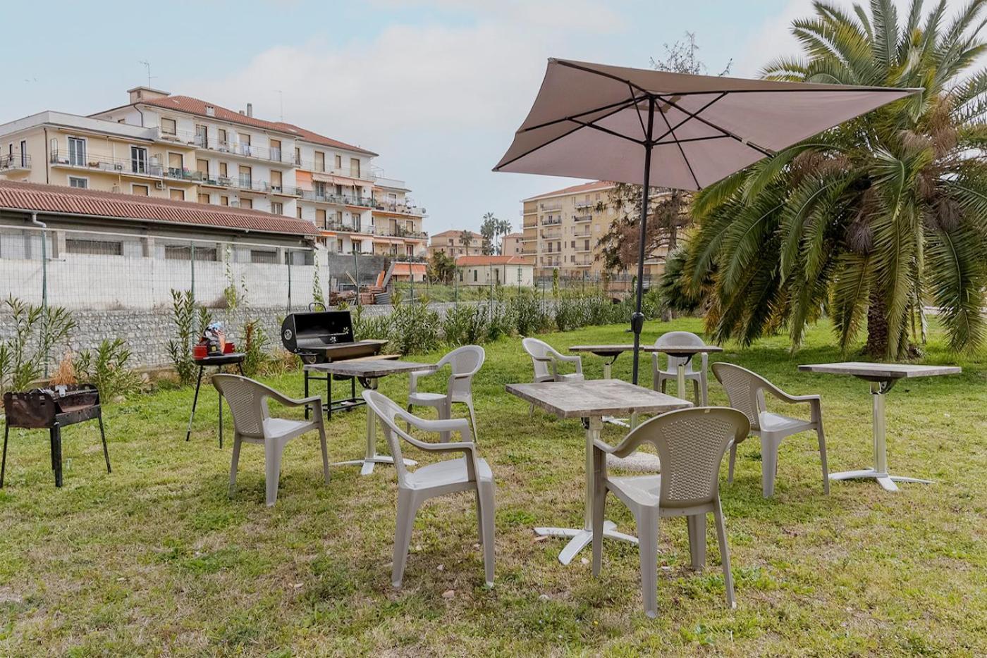 Il Gattino Di Porto - Apt 3 - Monolocale Veranda Piscina 因佩里亚 外观 照片