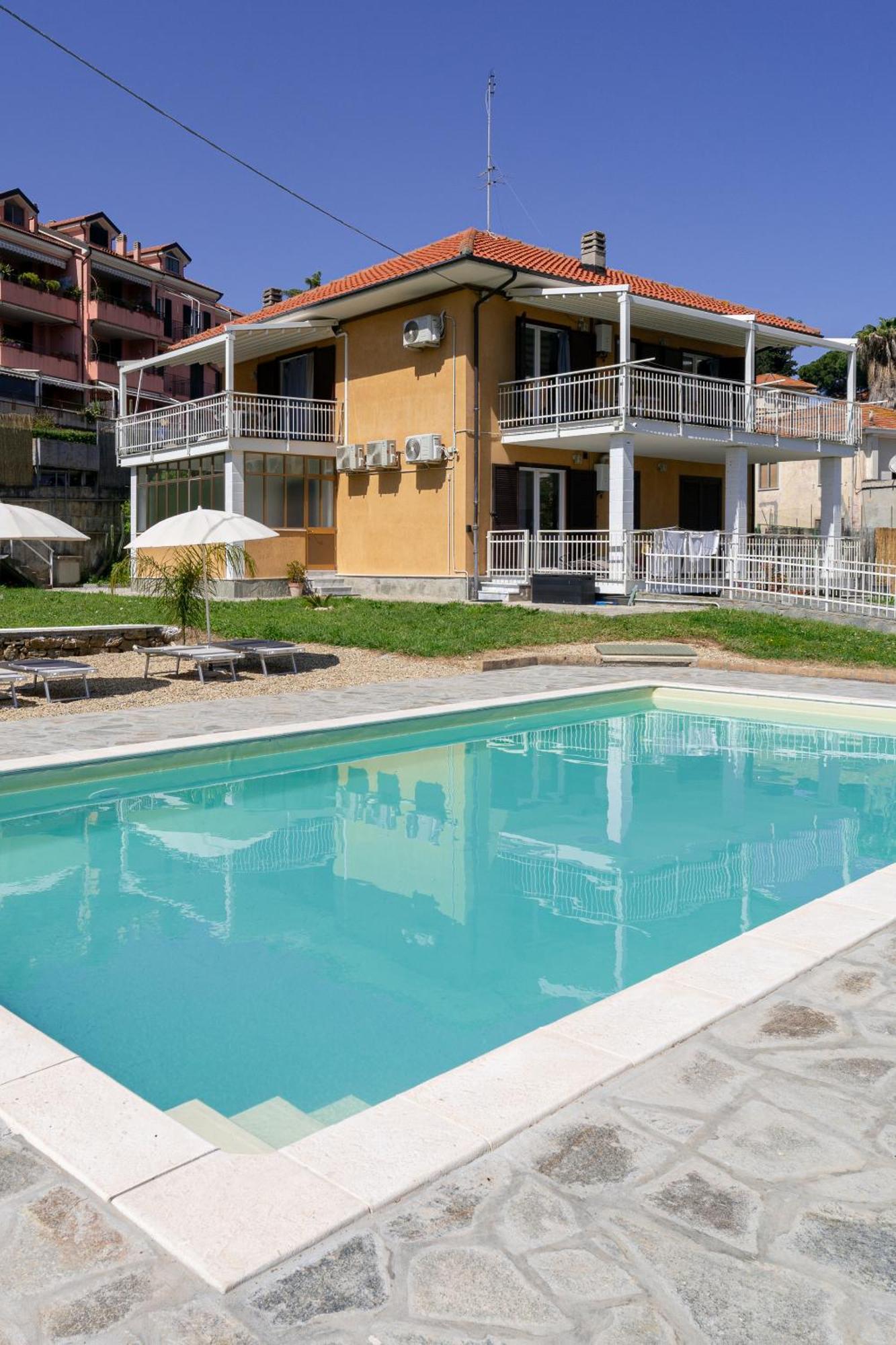 Il Gattino Di Porto - Apt 3 - Monolocale Veranda Piscina 因佩里亚 外观 照片
