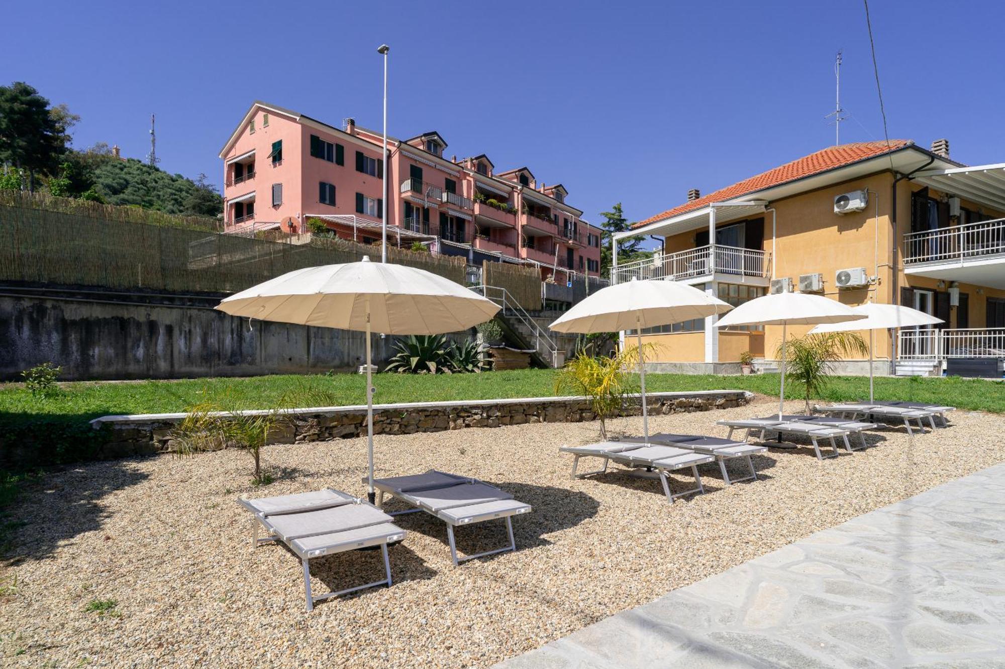 Il Gattino Di Porto - Apt 3 - Monolocale Veranda Piscina 因佩里亚 外观 照片