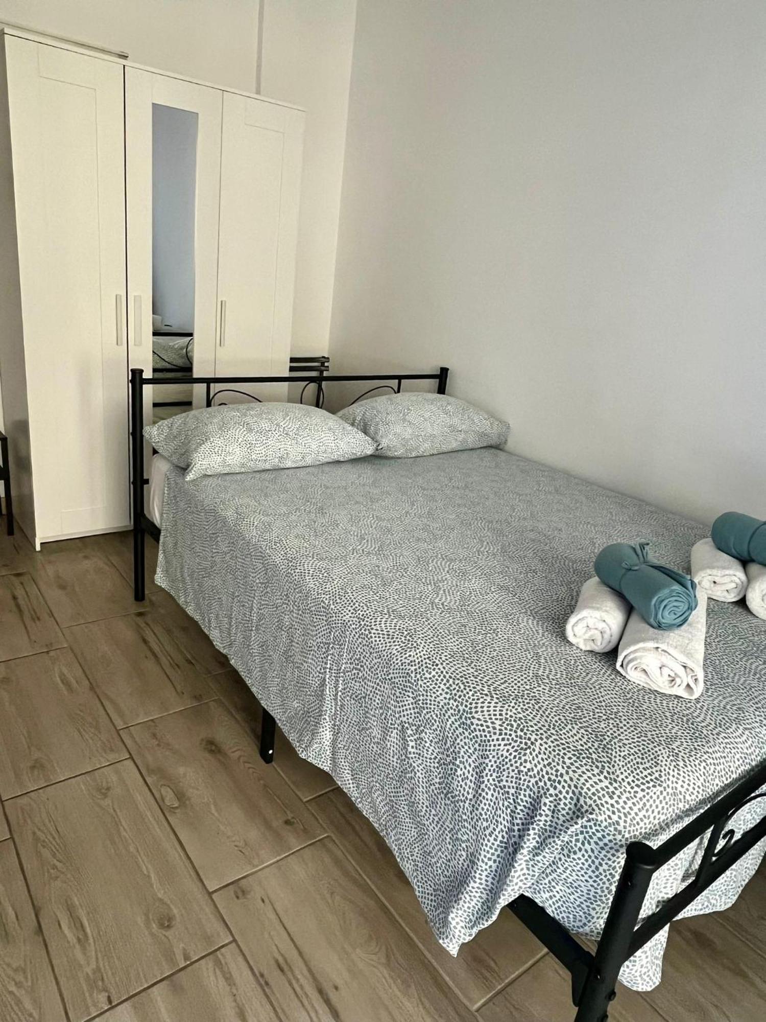Il Gattino Di Porto - Apt 3 - Monolocale Veranda Piscina 因佩里亚 外观 照片